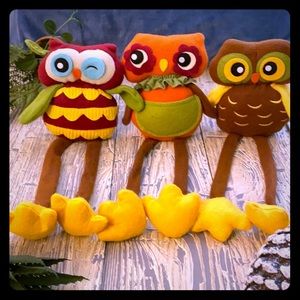 Set of 3 posable owls (fall decor).